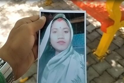 ‘पापा,-मम्मी-कब-आएगी?’-पूछ-पूछकर-बिलख-रहे-5-बच्चे,-उधर-मां-इंस्टाग्राम-प्रेमी-संग-reels-डाल-रही