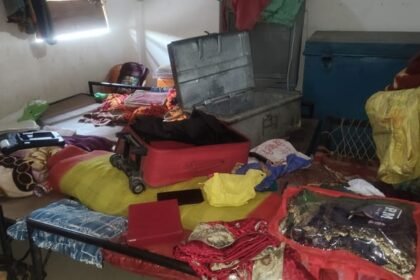 प्रोफेसर-के-घर-से-चोरी:-आधी-रात-को-आए-चोर,-नकदी-और-आभूषण-संग-दस्तावेज-भी-ले-उड़े