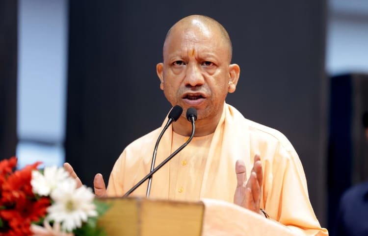 up:-मौसम-में-बदलाव-के-बीच-सीएम-योगी-ने-दिए-निर्देश,-प्रतिकूल-मौसम-में-आमजन-के-बीच-रहें-अधिकारी