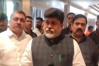 महाराष्ट्र:-सरकारी-कर्मचारियों-के-लिए-पहले-से-नियोजित-हिंदी-भाषा-की-परीक्षा-रद्द,-मनसे-ने-दी-थी-धमकी