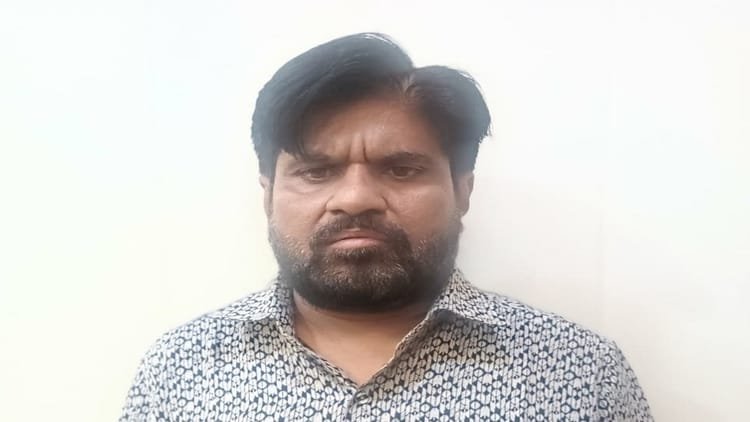ऐसा-शातिर-ठग:-50-हजार-का-इनाम,-सैकड़ों-लोग-पड़े-थे-पीछे,-दो-राज्यों-की-stf-लगी;-तब-हो-सका-गिरफ्तार