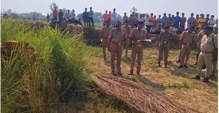 up:-प्रेम-विवाह-के-चार-साल-बाद-खौफनाक-मौत,-श्मशान-घाट-के-पास-मिली-लाश;-घास-फूस-से-ढका-था-आधा-शरीर
