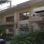 aligarh:-दवा-कारोबारी-बेटे-व-ड्राइवर-से-पूछताछ,-नामी-ब्रांड-के-नाम-से-नकली-दवाएं-बनाकर-आगरा-तक-हो-रही-सप्लाई