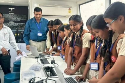 up-news:-अटल-आवासीय-विद्यालयों-में-पहुंचेगी-लैब-ऑन-व्हील्स,-प्रमुख-सचिव-ने-निरीक्षण-के-दौरान-दिए-निर्देश