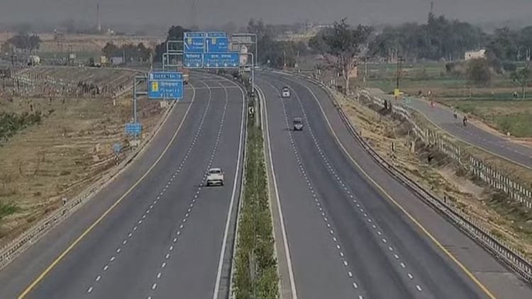 up:-यमुना-एक्सप्रेस-वे-में-गई-थी-जिन-किसानों-की-जमीन,-उन्हें-16-साल-बाद-फिर-मिलेगा-मुआवजा