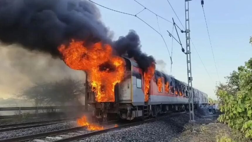 ट्रेन-में-आग-लगने-की-घटनाओं-पर-बड़ा-खुलासा,-चलती-हुई-राजधानी-एक्सप्रेस-को-जलाने-की-साजिश-की-गई