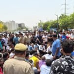 up:-युवक-की-गोली-मारकर-हत्या,-बाइक-सवार-तीन-हमलावरों-ने-मारी-छह-गोली;-गुस्साए-परिजन-ने-सड़क-पर-शव-रख-लगाया-जाम