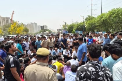 up:-युवक-की-गोली-मारकर-हत्या,-बाइक-सवार-तीन-हमलावरों-ने-मारी-छह-गोली;-गुस्साए-परिजन-ने-सड़क-पर-शव-रख-लगाया-जाम