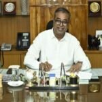 रिश्वत-कांड-में-दबोच-लिए-गए-एडिशनल-डायरेक्टर,-acb-ने-घूस-के-पैसों-के-साथ-रंगे-हाथ-पकड़ा