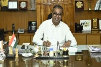 रिश्वत-कांड-में-दबोच-लिए-गए-एडिशनल-डायरेक्टर,-acb-ने-घूस-के-पैसों-के-साथ-रंगे-हाथ-पकड़ा