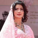गुलाबी-साड़ी-और-सिर-पर-पल्लू,-बिग-बॉस-फेम-सोनिया-बंसल-का-कान्स-में-दिखा-पारंपरिक-अंदाज,-फिदा-हुए-फैन
