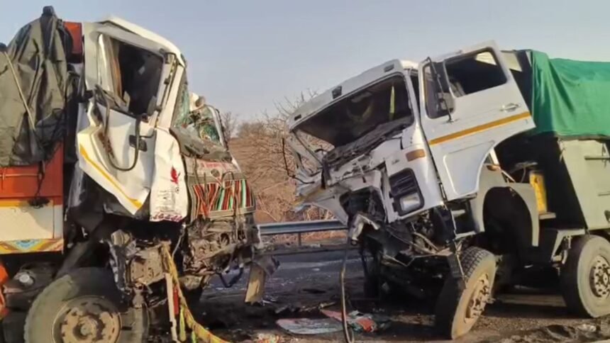 ट्रक-डंपर-की-टक्कर-के-बाद-बचाने-गए-टोलकर्मी,-तभी-दूसरी-बस-ने-रौंदा;-6-की-मौत,-26-घायल