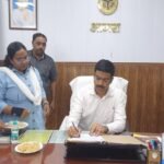 up:-अब-‘वन-पेज-नोटिंग’’-पर-रोक,-डीएम-ने-बदला-फाइल-निस्तारण-नियम;-पूरी-मूल-पत्रावली-ही-होगी-पेश