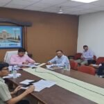 स्वास्थ्य-सेवाओं-में-लापरवाही-पर-कार्रवाई:-9-uphc-प्रभारी-का-वेतन-रोका,-शून्य-डिलीवरी-पर-डीएम-ने-दिए-ये-आदेश