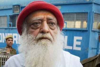 आसाराम-पर-गैंगरेप-के-चार्ज-हटाए-गए-लेकिन-यौन-उत्पीड़न-मामले-में-उम्रकैद-बरकरार,-फौरन-करना-होगा-सरेंडर