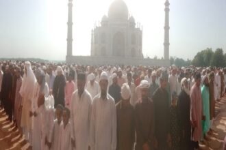 bakrid-2026:-ताजमहल-परिसर-में-अदा-की-गई-नमाज,-अमन-चैन-की-मांगी-दुआ,-तीन-घंटे-पर्यटकों-को-मिला-निशुल्क-प्रवेश