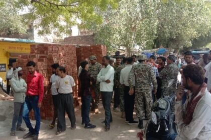 up:-आगरा-में-सड़क-पर-निर्माण-सामग्री-डालना-पड़ा-भारी,-नगर-निगम-ने-वसूला-10-हजार-का-जुर्माना