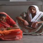 बिलखती-दादी-बोली:-साहब-मेडिकल-भिजवा-दो,-नाती-बहुत-बीमार-है;-मुझे-देखकर-सवेरे-से-नहीं-मुस्करा-रहा