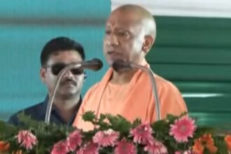 ‘कोई-माफिया-पिस्तौल-लहराकर-हिंदू-को-धमका-नहीं-सकता’,-मऊ-में-cm-योगी-का-बड़ा-बयान;-जानें-और-क्या-क्या-बोले?