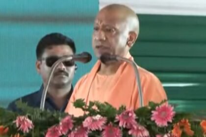 ‘कोई-माफिया-पिस्तौल-लहराकर-हिंदू-को-धमका-नहीं-सकता’,-मऊ-में-cm-योगी-का-बड़ा-बयान;-जानें-और-क्या-क्या-बोले?