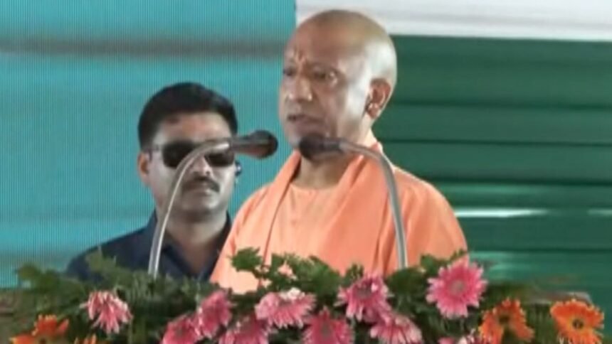 ‘कोई-माफिया-पिस्तौल-लहराकर-हिंदू-को-धमका-नहीं-सकता’,-मऊ-में-cm-योगी-का-बड़ा-बयान;-जानें-और-क्या-क्या-बोले?