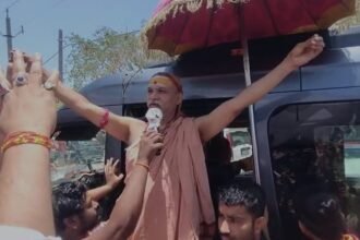up:-जालौन-पहुंचे-शंकराचार्य-अविमुक्तेश्वरानंद;-चुनाव-को-लेकर-श्रद्धालुओं-से-हाथ-उठवाकर-दिलाया-यह-बड़ा-संकल्प