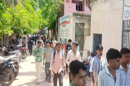 up:-एनटीए-की-परीक्षा-में-सिस्टम-फेल,-ढाई-तीन-घंटे-तक-नहीं-खुला-सीयूईटी-का-पेपर;-जमकर-हुआ-हंगामा