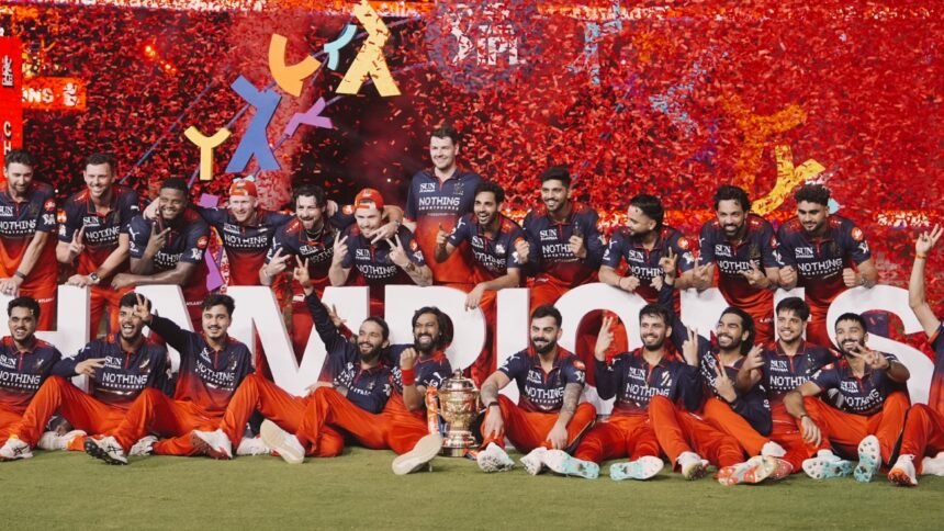 rcb-की-ऐतिहासिक-जीत-के-बाद-क्या-बेंगलुरु-में-निकलेगी-विक्ट्री-परेड?-फ्रेंचाइजी-ने-दिया-बड़ा-अपडेट