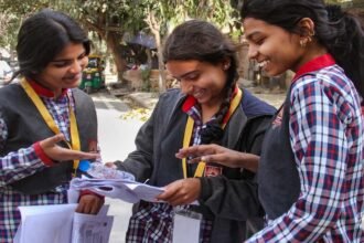 cbse-12वीं-का-री-इवैल्यूएशन-पोर्टल-आज-से-होगा-एक्टिव,-कैसे-करें-आवेदन,-क्या-है-फीस-और-नियम?-जानें-पूरी-डिटेल्स