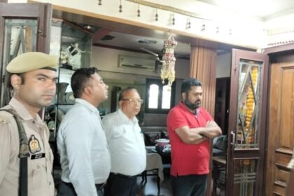 up:-हापुड़-में-उद्यमी-के-परिवार-को-चार-घंटे-बंधक-बनाया,-घर-से-लाखों-रुपये-और-जेल-की-लूट