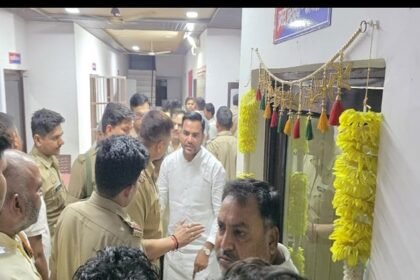 mathura:-अवैध-खनन-में-पुलिस-ने-पकड़े-थे-जो-दो-आरोपी,-थाने-पर-हंगामा-कर-छुड़ा-ले-गए-मंत्री-के-प्रतिनिधि