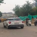 agra:-हरीपर्वत-से-पुलिस-ने-हटवाया-अतिक्रमण,-लोहे-की-ग्रिल-लगवाईं;-बाग-फरजाना-से-भी-निकाले-जा-रहे-वाहन