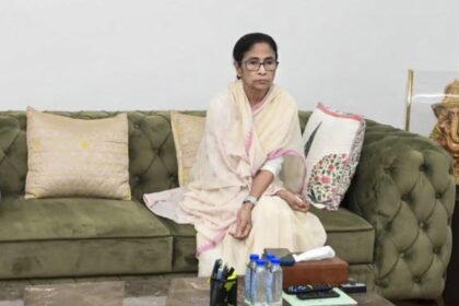 ममता-की-पार्टी-को-बड़ा-झटका,-tmc-के-राज्यसभा-सांसद-सुखेंदु-सरकार-ने-दिया-इस्तीफा,-कोयल-मलिक-भी-पद-छोड़ेंगी