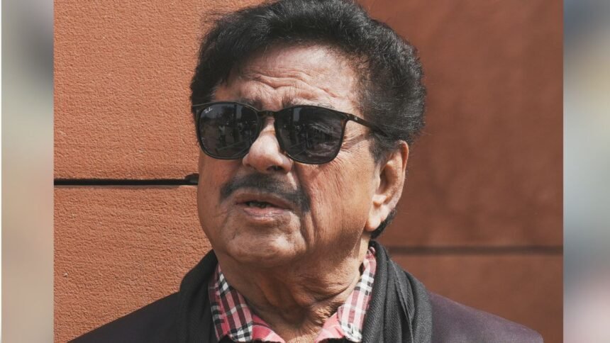 क्या-शत्रुघ्न-सिन्हा-भी-छोड़ेंगे-tmc-का-साथ?-सांसद-ने-दे-दिया-जवाब,-बोले-‘अभिषेक-बनर्जी-मेरे-नेता-नहीं-हैं’