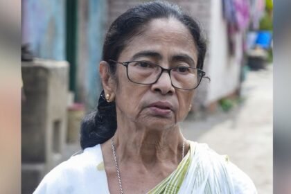 ममता-बनर्जी-के-खिलाफ-दर्ज-हुई-fir,-राजनीतिक-भाषण-के-दौरान-एक-समुदाय-को-दी-थी-चेतावनी
