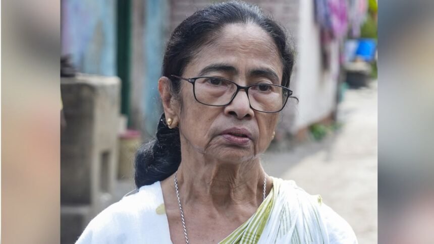 ममता-बनर्जी-के-खिलाफ-दर्ज-हुई-fir,-राजनीतिक-भाषण-के-दौरान-एक-समुदाय-को-दी-थी-चेतावनी