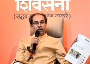 मातोश्री-पर-शिवसेना-ubt-सांसदों-की-बैठक,-शिर्डी-और-परभणी-mp-नहीं-हुए-शामिल,-ऑपरेशन-टाइगर-पर-बोले-संजय-राउत