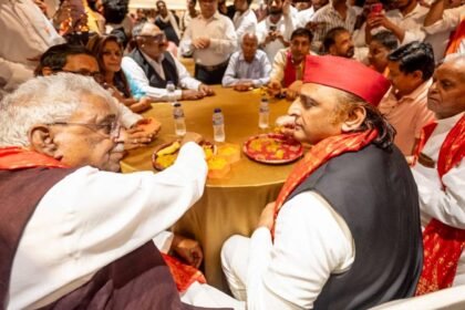 मायावती-ने-obc-तो-अखिलेश-यादव-की-ब्राह्मण-नेताओं-के-साथ-मीटिंग,-यूपी-में-बिछने-लगी-चुनावी-बिसात