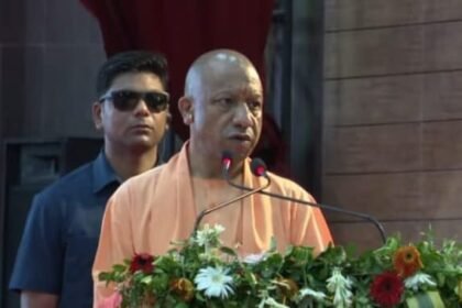 cm-yogi-in-kanpur:-सीएसए-पहुंचे-सीएम-योगी,-प्रदर्शनी-का-किया-अवलोकन,-बोले-आधुनिक-तकनीक-से-जुड़ेगा-अन्नदाता