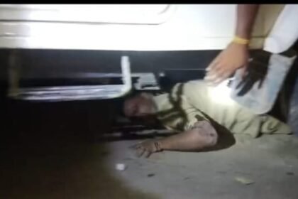बदायूं-में-हादसे:-कार-की-टक्कर-से-बाइक-सवार-की-मौत,-साथी-घायल;-पिकअप-ने-सिपाही-को-कुचला,-हालत-नाजुक
