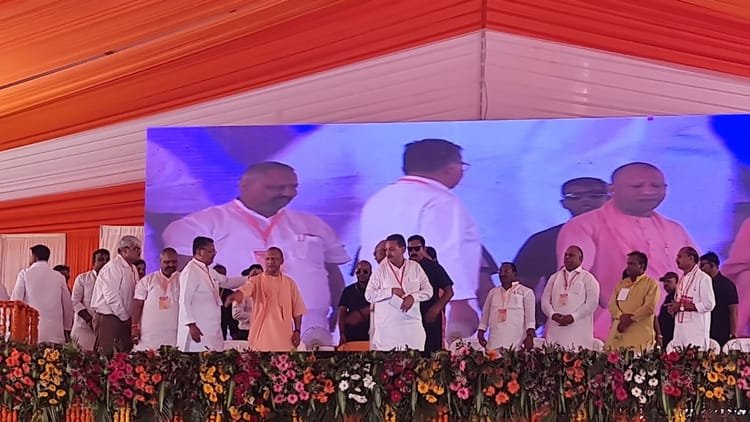 up:-‘सपा-के-राज-में-जमीनों-पर-कब्जा-होता-था,-यूपी-अब-माफिया-मुक्त’,-फिरोजाबाद-में-सीएम-योगी-का-करारा-हमला