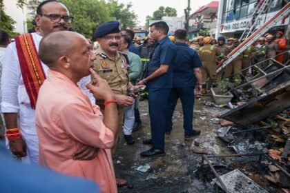अलीगंज-अग्निकांड-में-बड़ी-कार्रवाई:-आदेश-हुआ-जारी,-‘खुद-ध्वस्त-करें-बिल्डिंग,-नहीं-तो-lda-करेगा-जमींदोज’