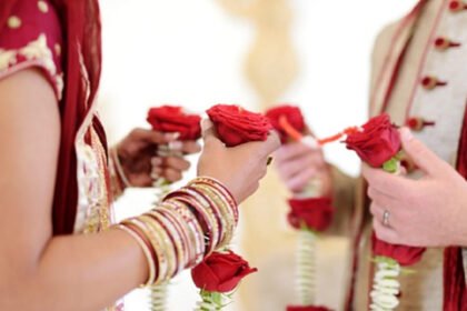 टूट-गए-दूल्हे-राजा-के-अरमान:-जयमाल-से-पहले-दूसरी-शादी-का-पता-चलने-पर-युवती-ने-किया-शादी-से-इन्कार,-लौटी-बरात