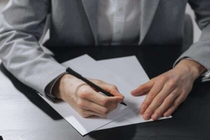 ‘मालिक-के-बेटे-के-आते-ही-मुझसे-मांग-लिया-इस्तीफा.’-ऑफिस-पर-नेपोटिज्म-का-आरोप-लगाकर-भड़का-शख्स