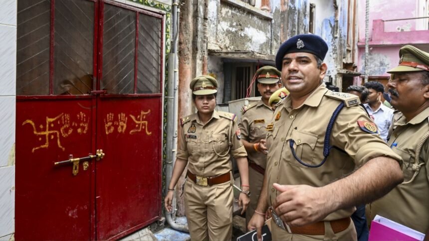 राम-मंदिर-चढ़ावा-चोरी-केस-में-निकला-वाराणसी-कनेक्शन,-आउटसोर्सिंग-और-भर्ती-प्रक्रिया-जांच-के-घेरे-में
