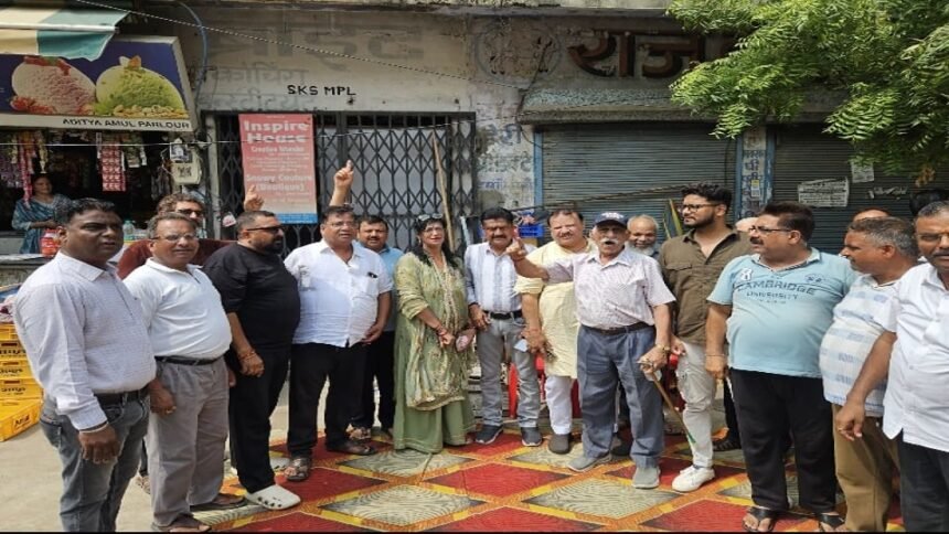 जिद-जीत-गई:-शराब-के-दुकान-पर-जनता-का-हल्ला-बोल,-दूसरे-दिन-दिया-धरना;-हटाना-पड़-गया-ठेका