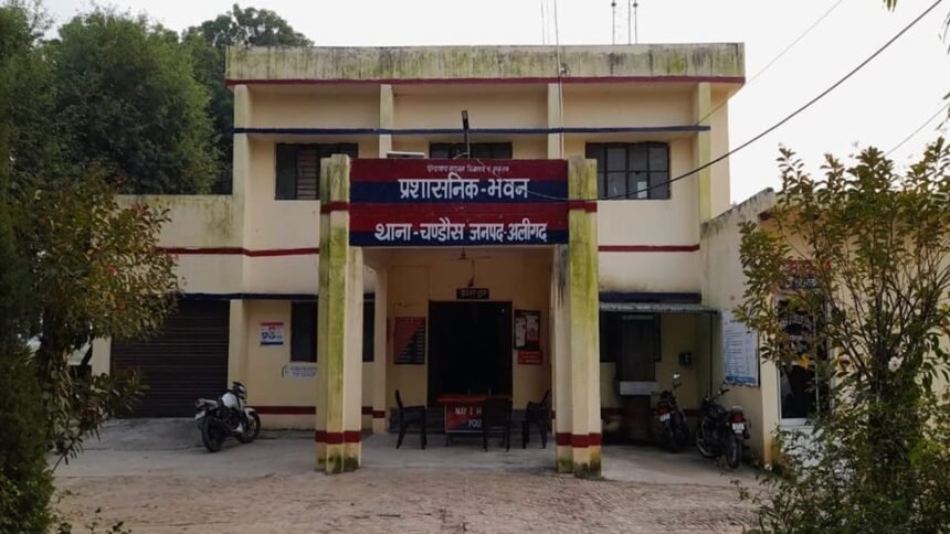 चंडौस-बवाल:-11-नामजद-सहित-100-के-खिलाफ-रिपोर्ट-दर्ज,-पुलिस-ने-दो-को-दबोचा,-कई-आरोपी-परिवार-सहित-भागे