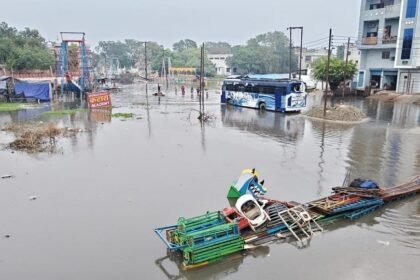 दावा-और-हकीकत:-20-घंटे-वर्षा-के-बाद-तीन-घंटे-में-खाली-हुआ-पानी,-बारिश-में-अलीगढ़-हुआ-जलमग्न