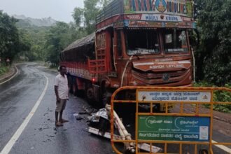 उत्तर-कन्नड-जिला-में-भीषण-हादसा,-ट्रक-और-क्रूजर-के-बीच-टक्कर-में-6-लोगों-की-मौत,-3-घायल