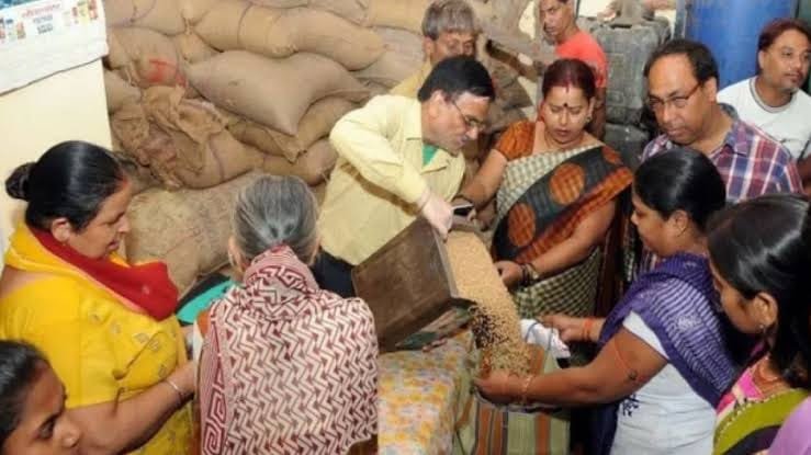 up:-राशन-व्यवस्था-में-बड़ा-बदलाव,-आगरा-में-बनेंगी-225-नई-सरकारी-दुकानें;-150-के-लिए-जमीन-का-चयन